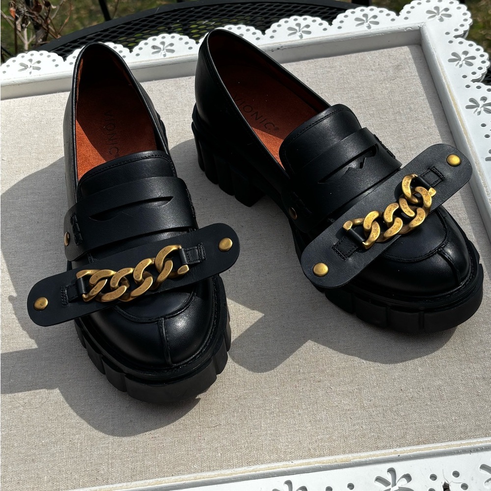 Vionic Penny Loafers With Lug Soles.2 Snap on Front Choices,Gold Chain Or Plain. - Picture 13 of 13